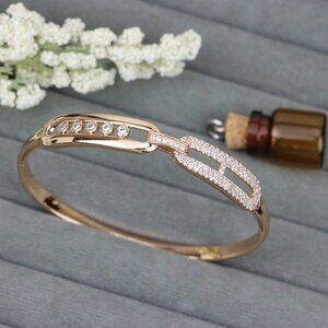 Elegant Rose Gold Bangle with Crystal Detail, XPBL0458
